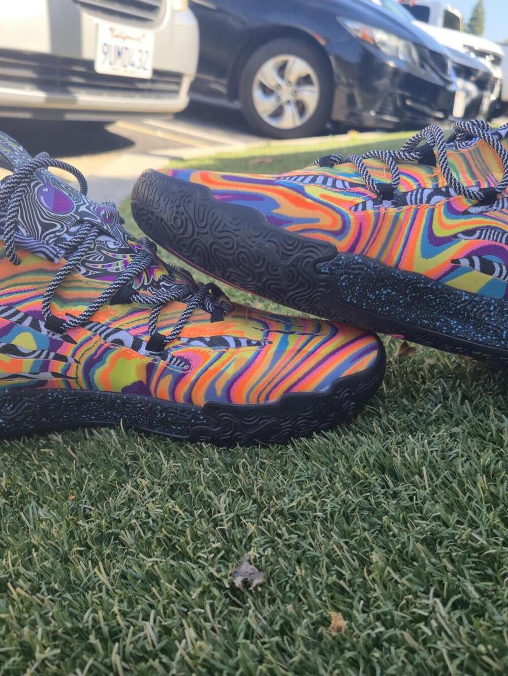 Men's Multicolor Swirl Athletic Sneakers - Vibrant Pattern - Picture 3 of 7
